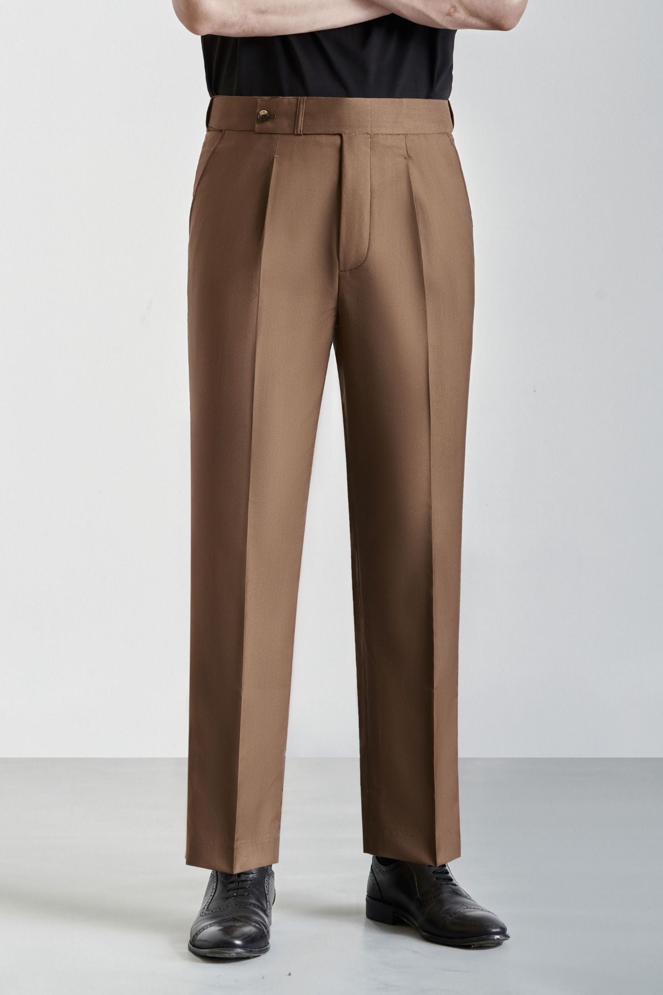 Quần âu nâu trơn kiểu cạp chun ẩn