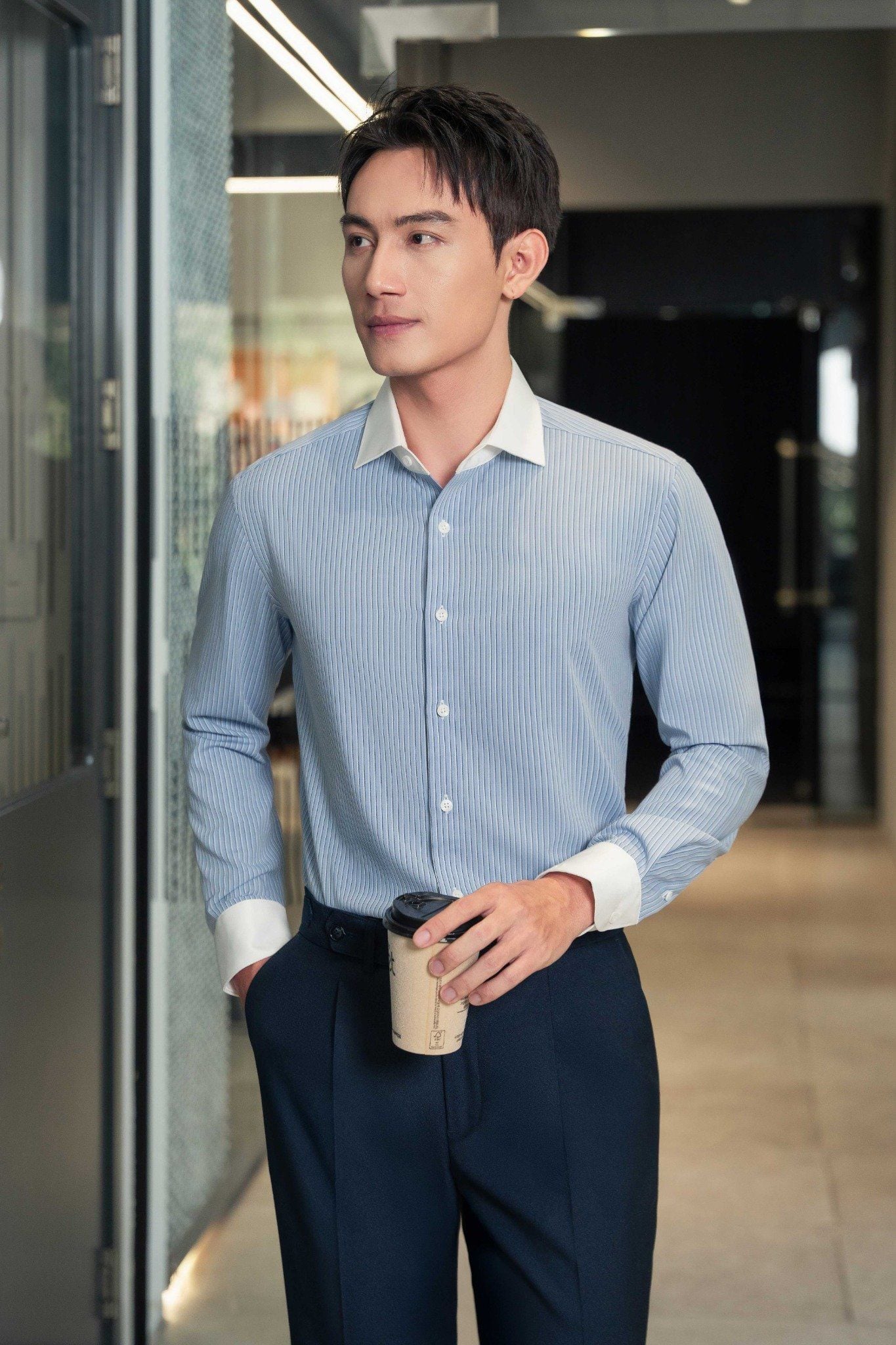 SƠ MI XANH CÔNG SỞ SỌC TRẮNG